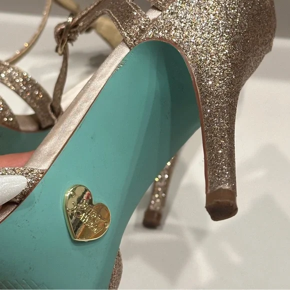 Blue by Betsey Johnson Heels Womens 6 Champagne Glitter T-Strap Peep Toe - Picture 3 of 4